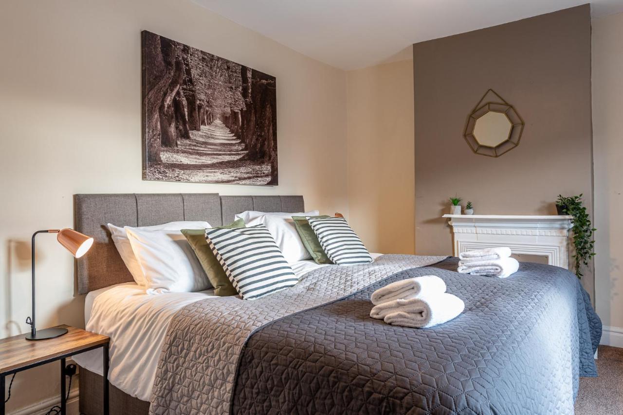 3 Bedroom Home Sleeps 5 Close To Chester City Centre Welcomes Couples, Small Groups, Families And Contractors المظهر الخارجي الصورة